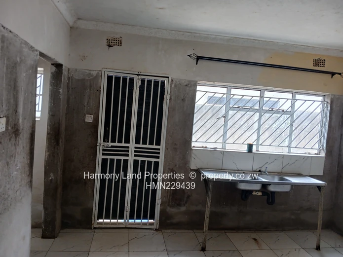 Chitungwiza Unit L Extension Property For Sale